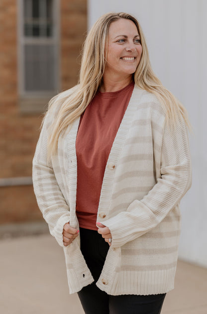 DONNA CURVY/REG OATMEAL STRIPED BUTTON DOWN CARDIGAN