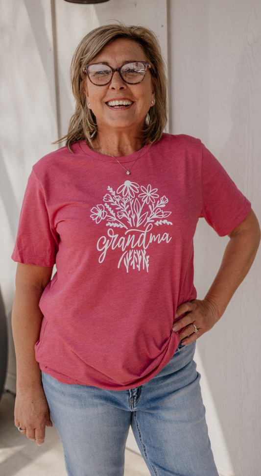 GRANDMA WITH FLOWER BOUQUET GRAPHIC TEE