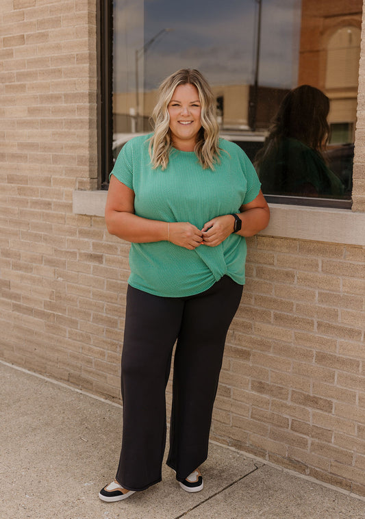 ALONDRA CURVY RIBBED SHORT SLEEVE TOP