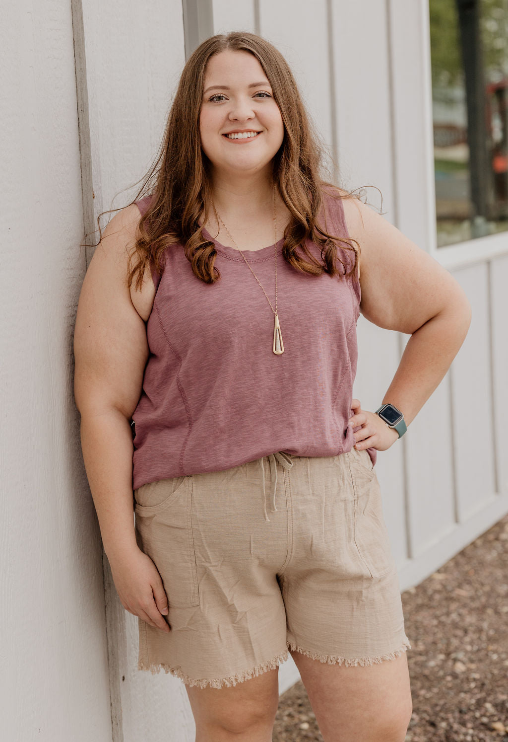 WENDY CURVY TAUPE FRAYED HEM SHORTS