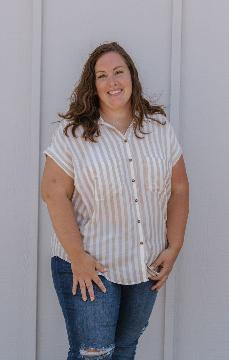 AUDRIE CURVY STRIPED BUTTON DOWN SHORT SLEEVE TOP