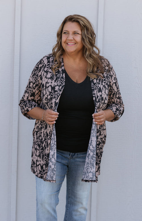 NADIA FLOWER OPEN FRONT KIMONO AVAILABLE IN CURVY AND REGULAR