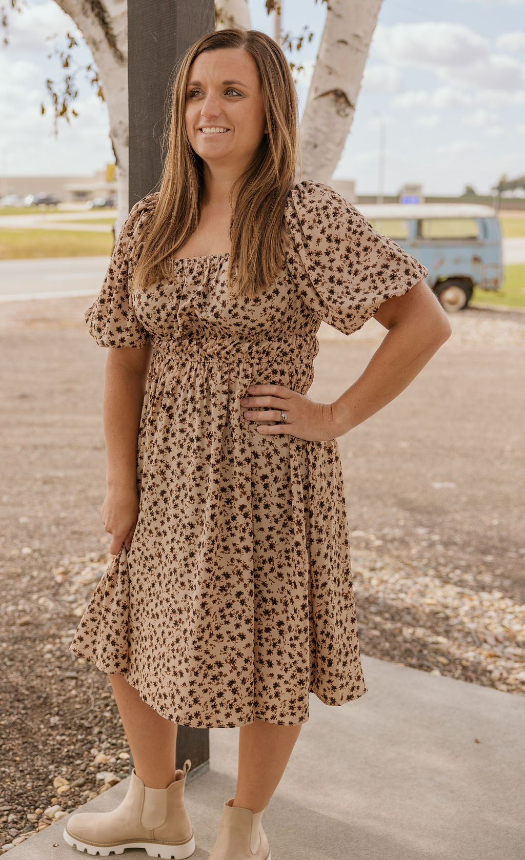 WINNIE CURVY/REG FLORAL DRESS WITH PUFF SLEEVES