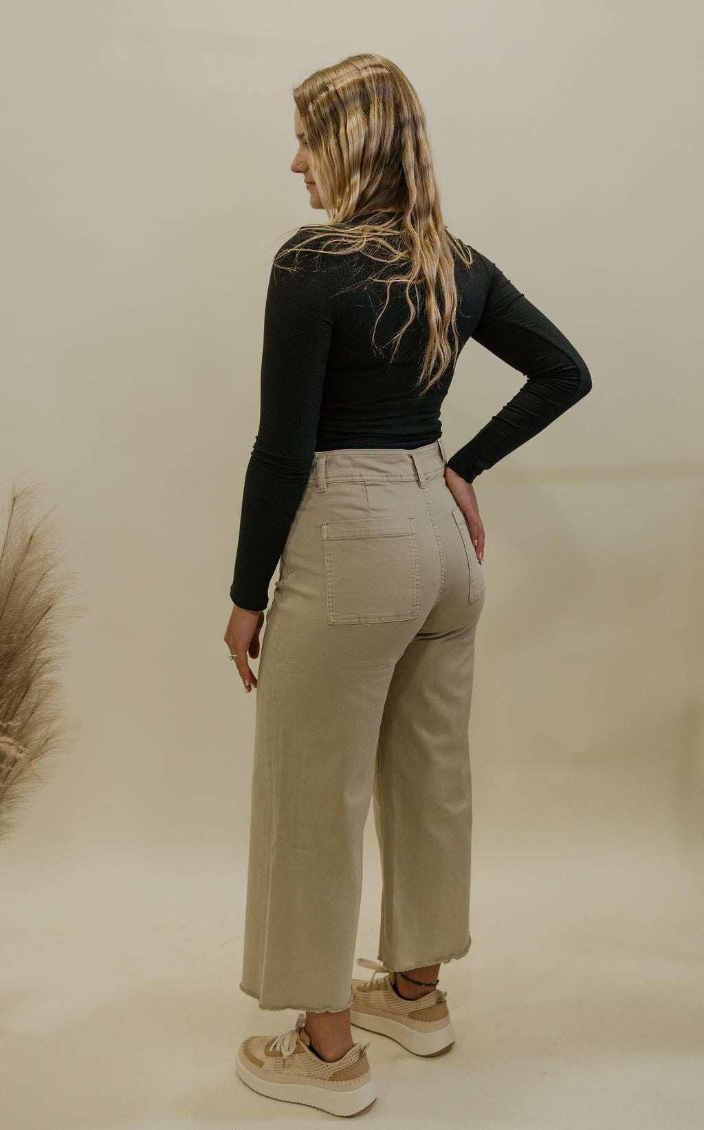 TRACI ASH MOCHA CROPPED WIDE LEG PANTS WITH FRONT POCKETS