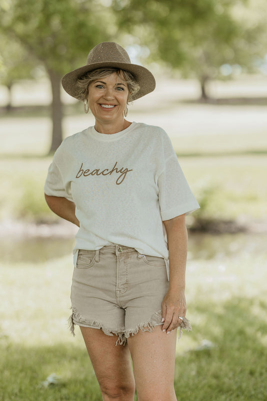 BEACHY CREW NECK GRAPHIC TEE