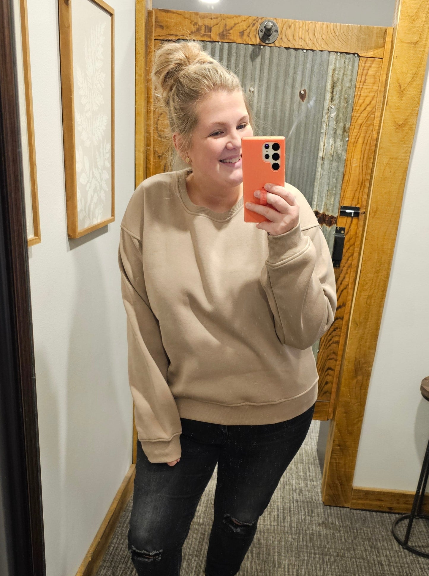 EILEEN FLEECE SWEATSHIRT 2 COLOR OPTIONS AVAILABLE IN CURVY AND REGULAR