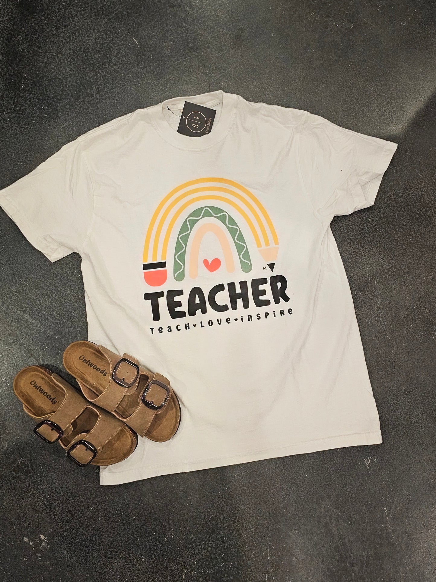 TEACHER RAINBOW GRAPHIC TEE