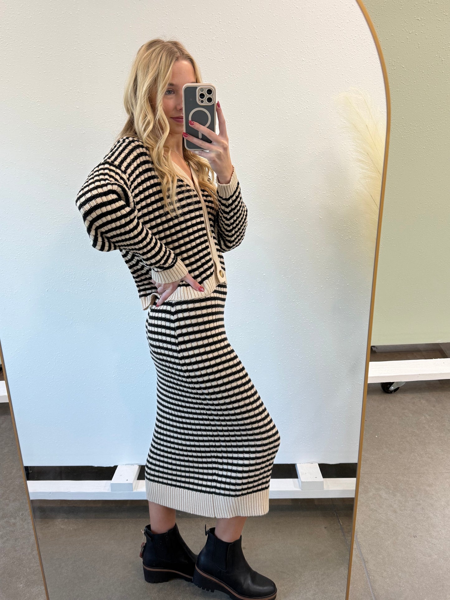 JENSEN STRIPED KNIT SKIRT BY IVY & CO