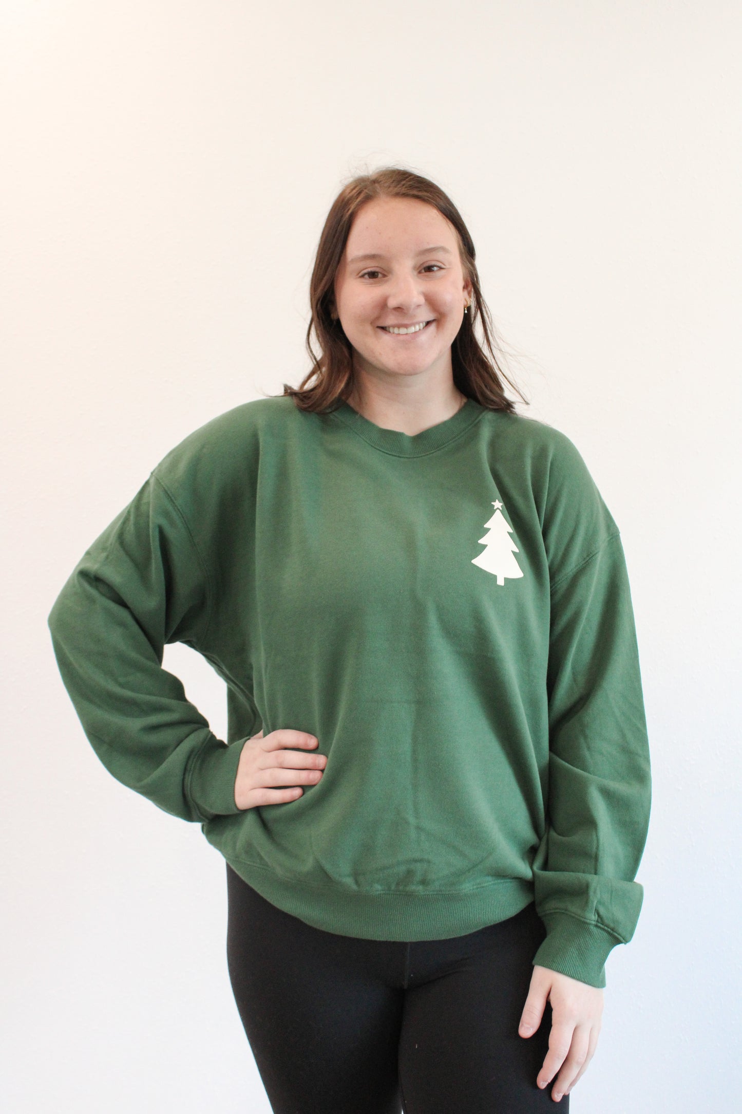 CHRISTMAS TREE GRAPHIC SWEATSHIRT