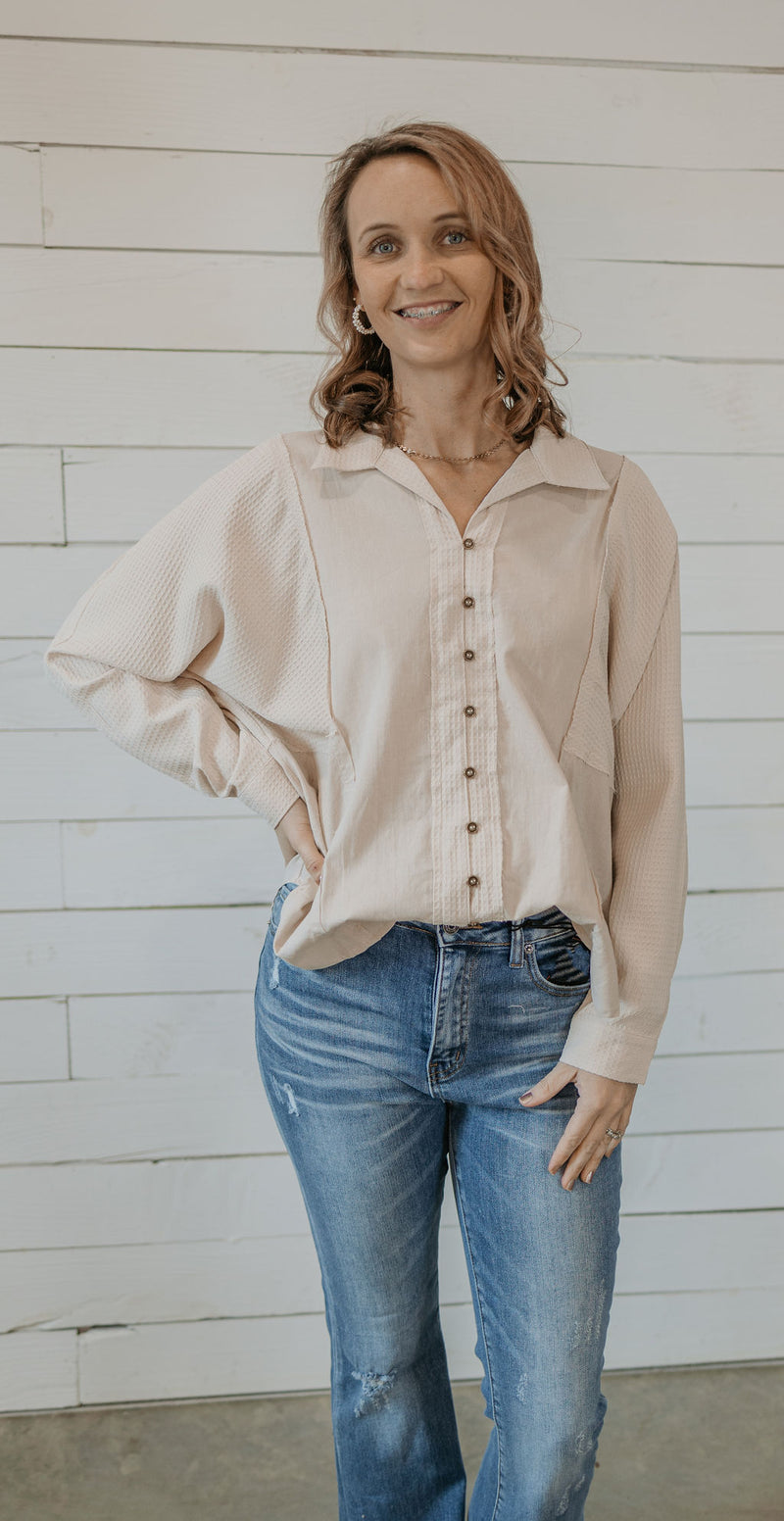 MELINDA NATURAL WAFFLE DETAIL BUTTON FRONT TOP