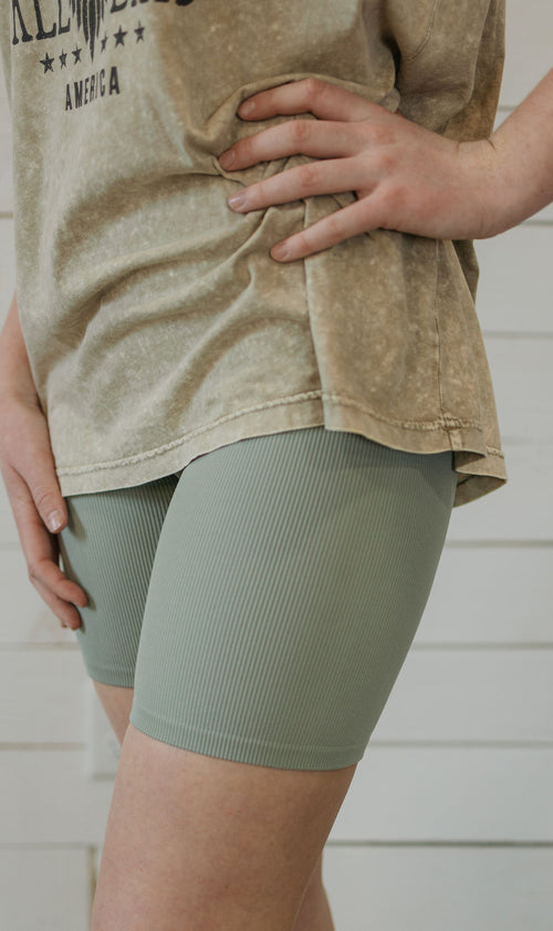 HAILEY RIBBED BIKER SHORTS 2 COLOR OPTIONS BY IVY & CO
