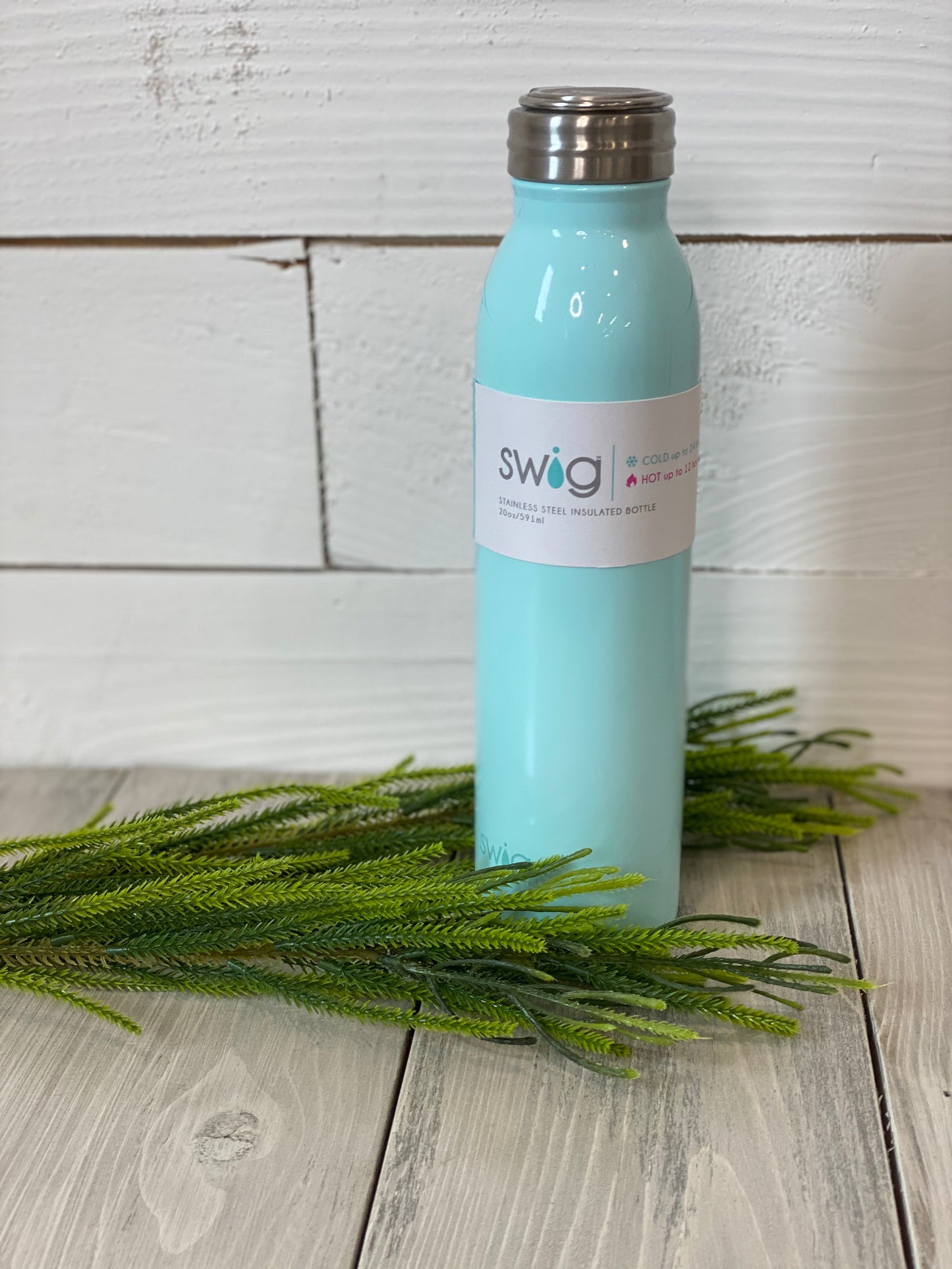 SWIG 20 OUNCE WATER BOTTLE PLAIN COLORS