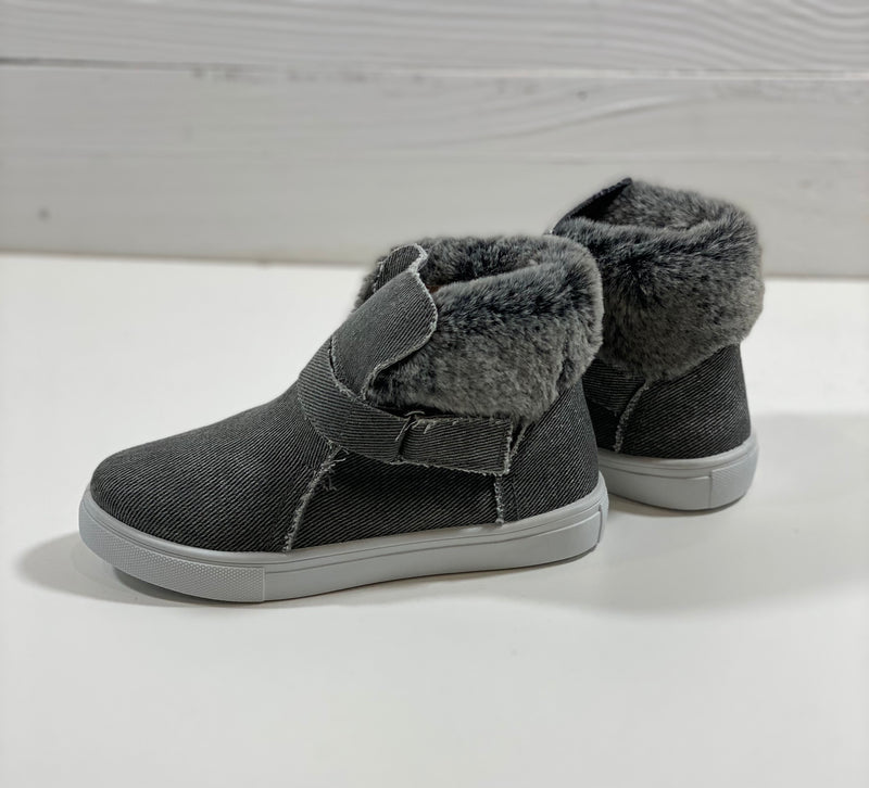 GIRLS HIGH TOP FUZZY SHOES