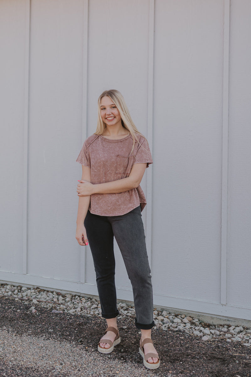 FAITH SHORT SLEEVE WASHED KNIT TOP BY IVY & CO